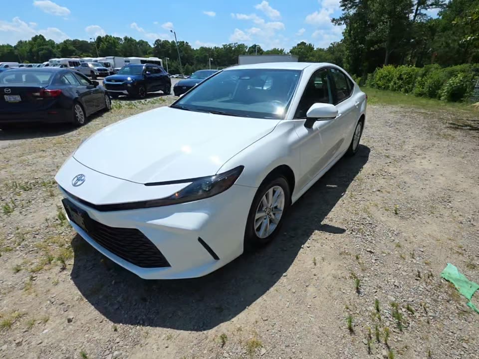 2025 Toyota Camry LE FWD