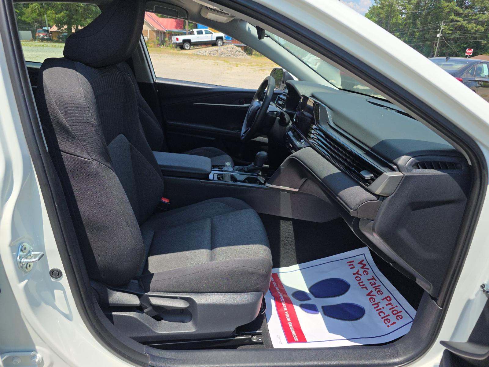 2025 Toyota Camry LE FWD