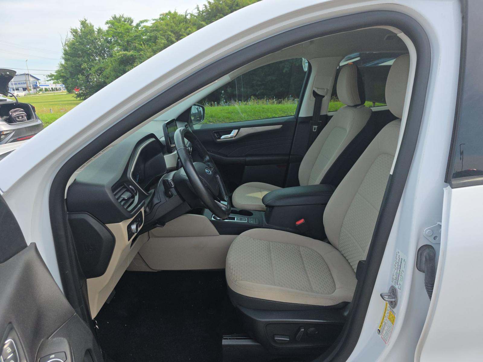 FORD ESCAPE - 2