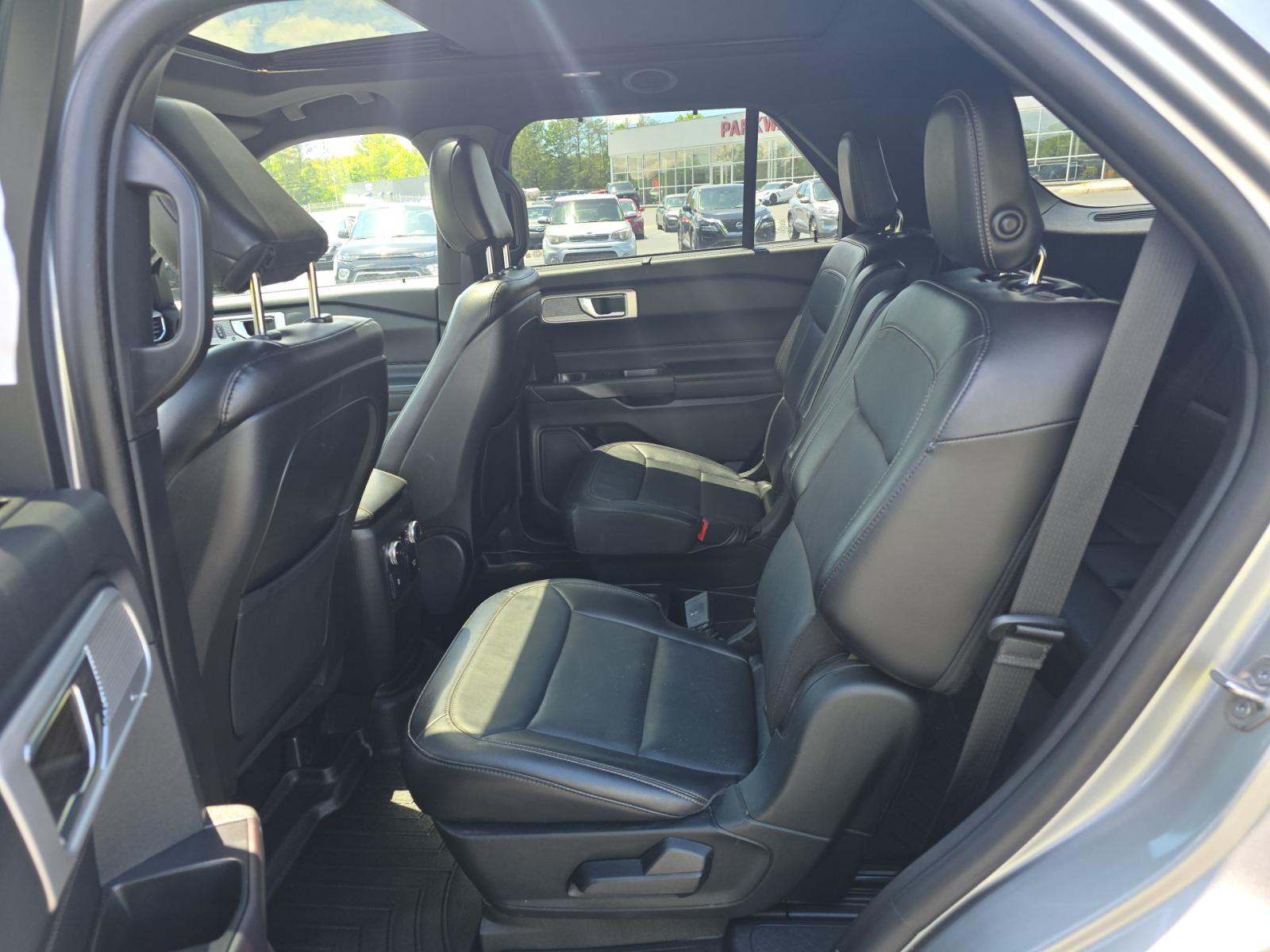 FORD EXPLORER - 9