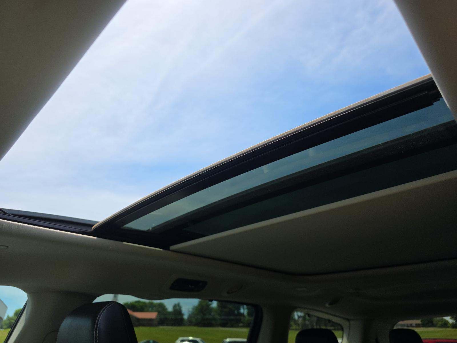 2023 Chrysler Pacifica Limited FWD