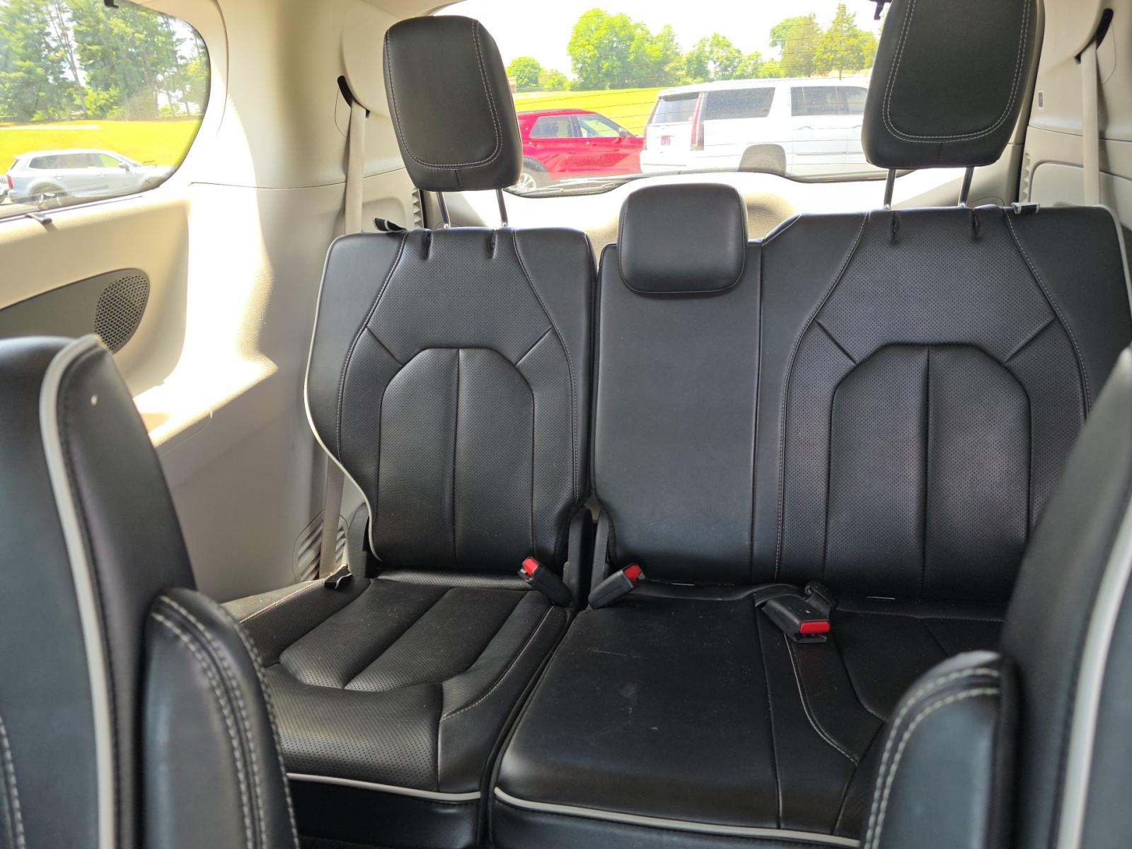 2023 Chrysler Pacifica Limited FWD