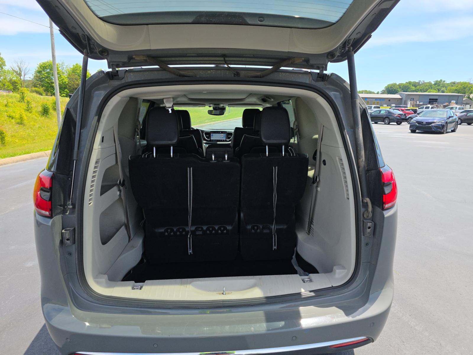 2023 Chrysler Pacifica Limited FWD