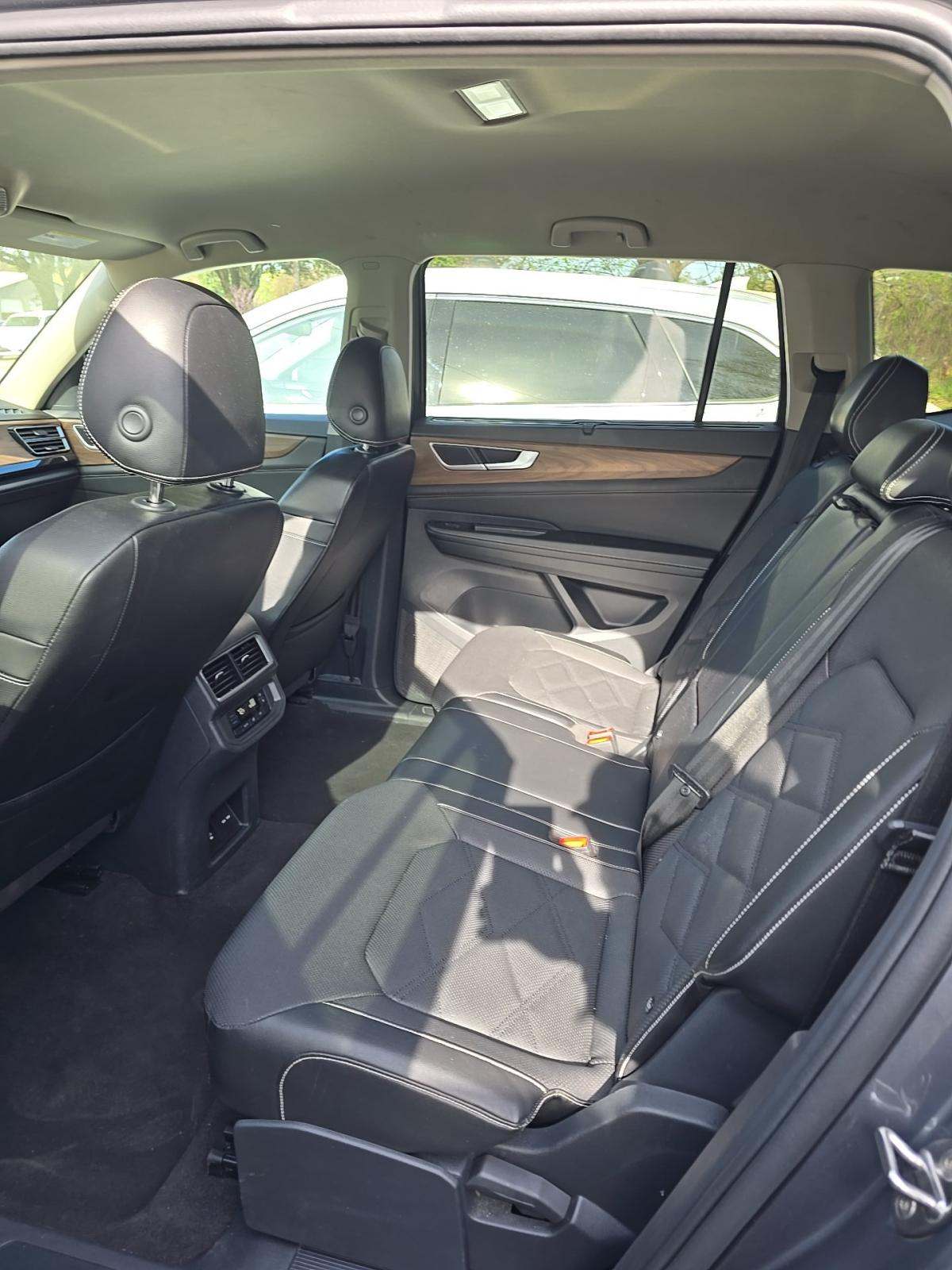 2024 Volkswagen Atlas 2.0T SE AWD