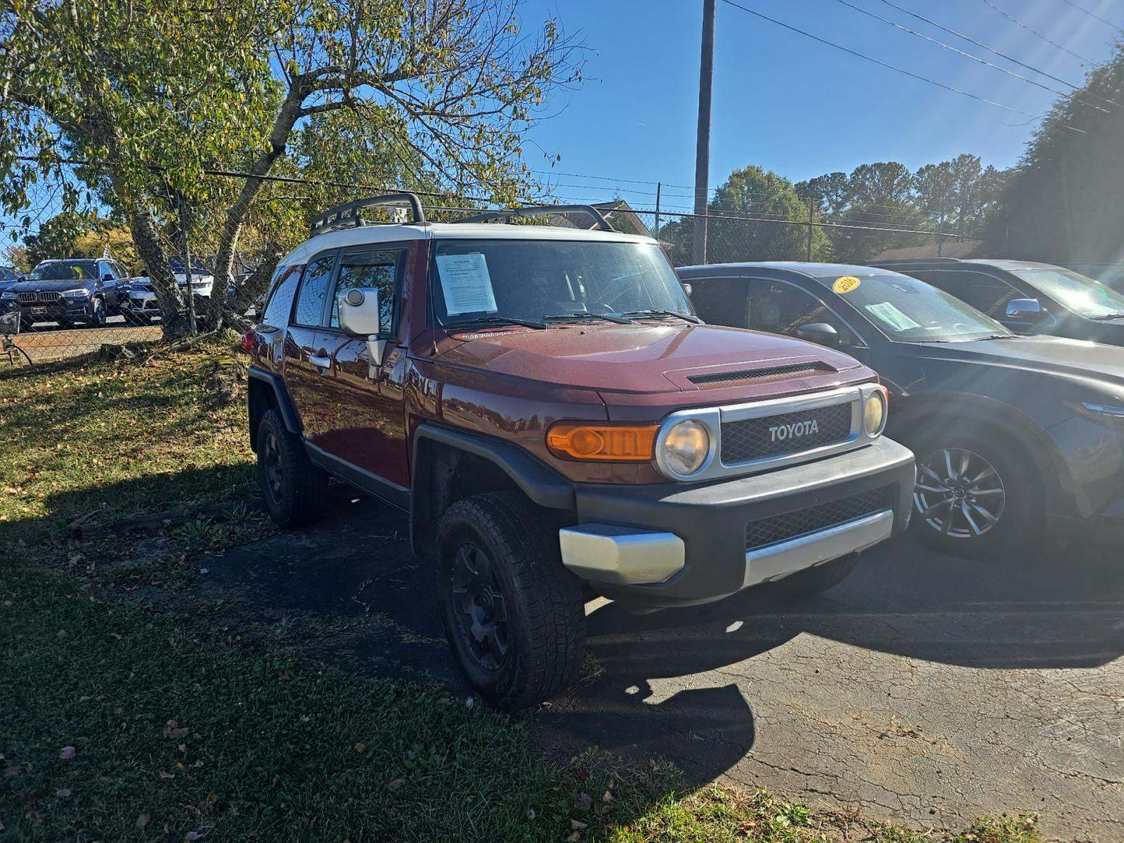 Toyota FJ Cruiser w/Rear Doors снимка Toyota FJ Cruiser w/Rear Doors