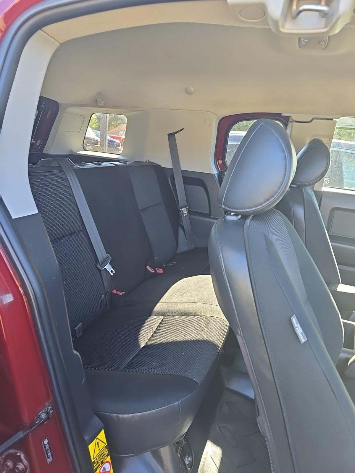 Toyota FJ Cruiser w/Rear Doors снимка Toyota FJ Cruiser w/Rear Doors