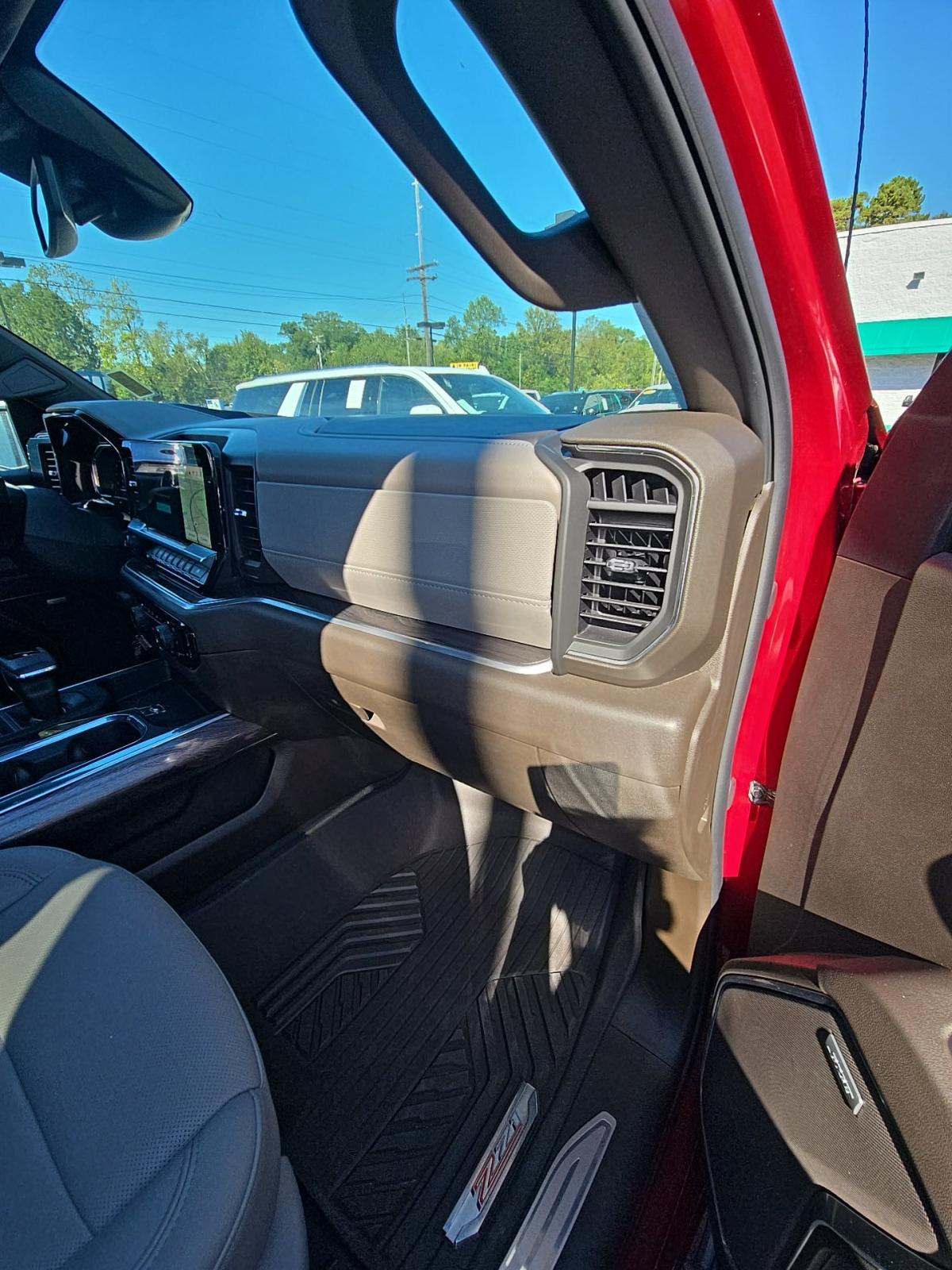 2025 Chevrolet Silverado 1500 LTZ AWD