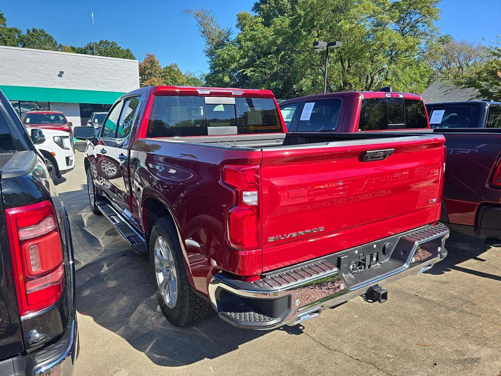 2025 Chevrolet Silverado 1500 LTZ AWD