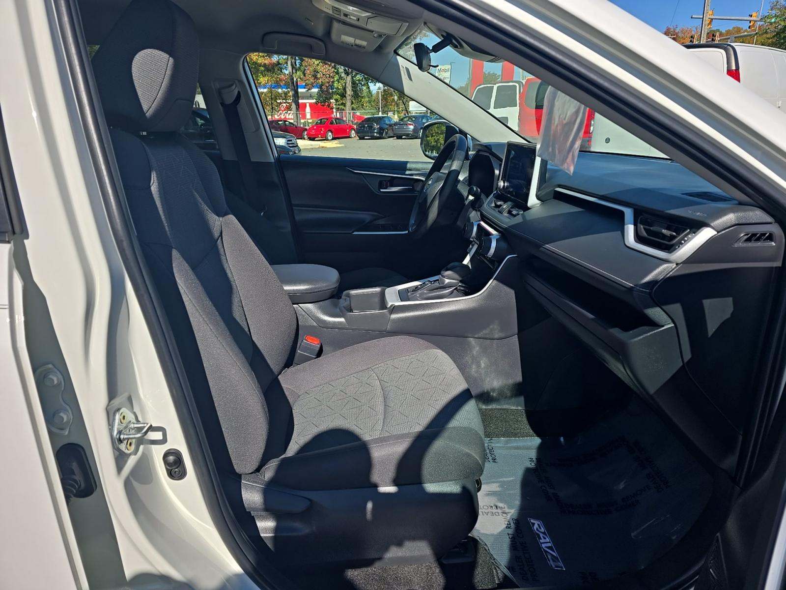 2024 Toyota RAV4 XLE FWD