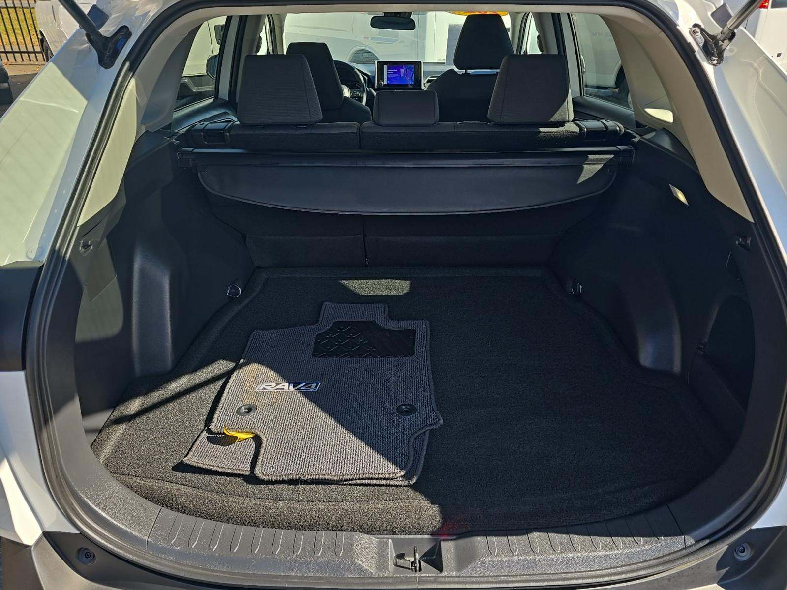 2024 Toyota RAV4 XLE FWD