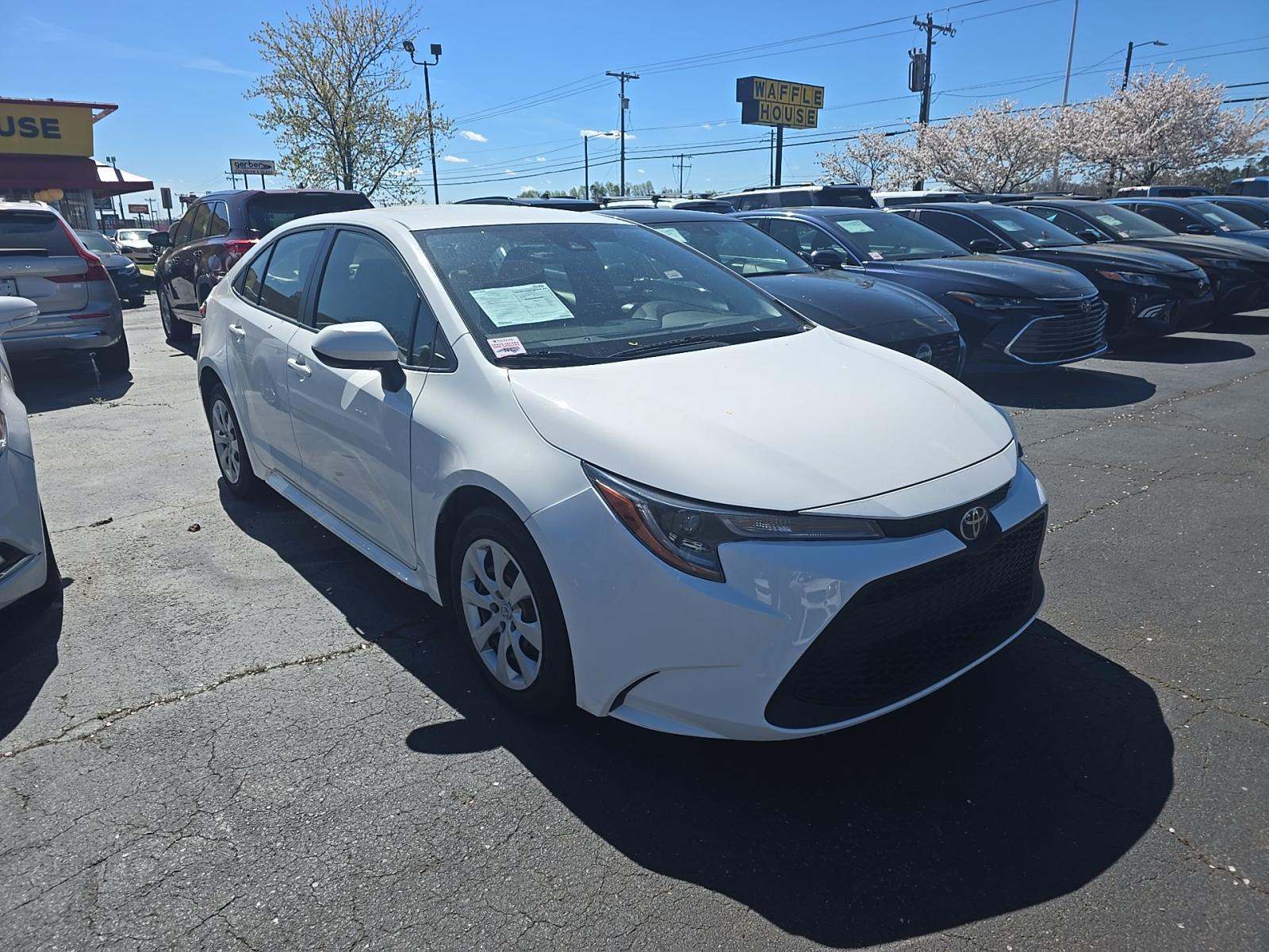 2022 Toyota Corolla LE FWD