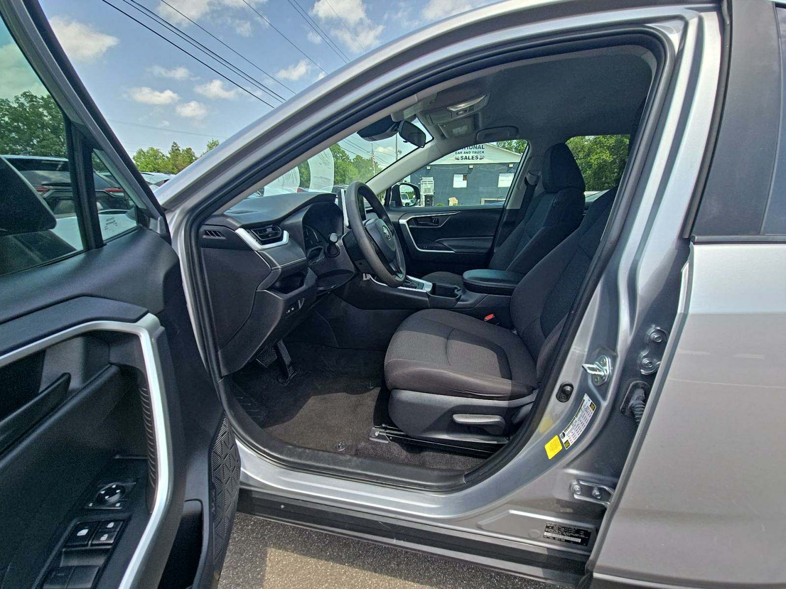 2023 Toyota RAV4 LE FWD