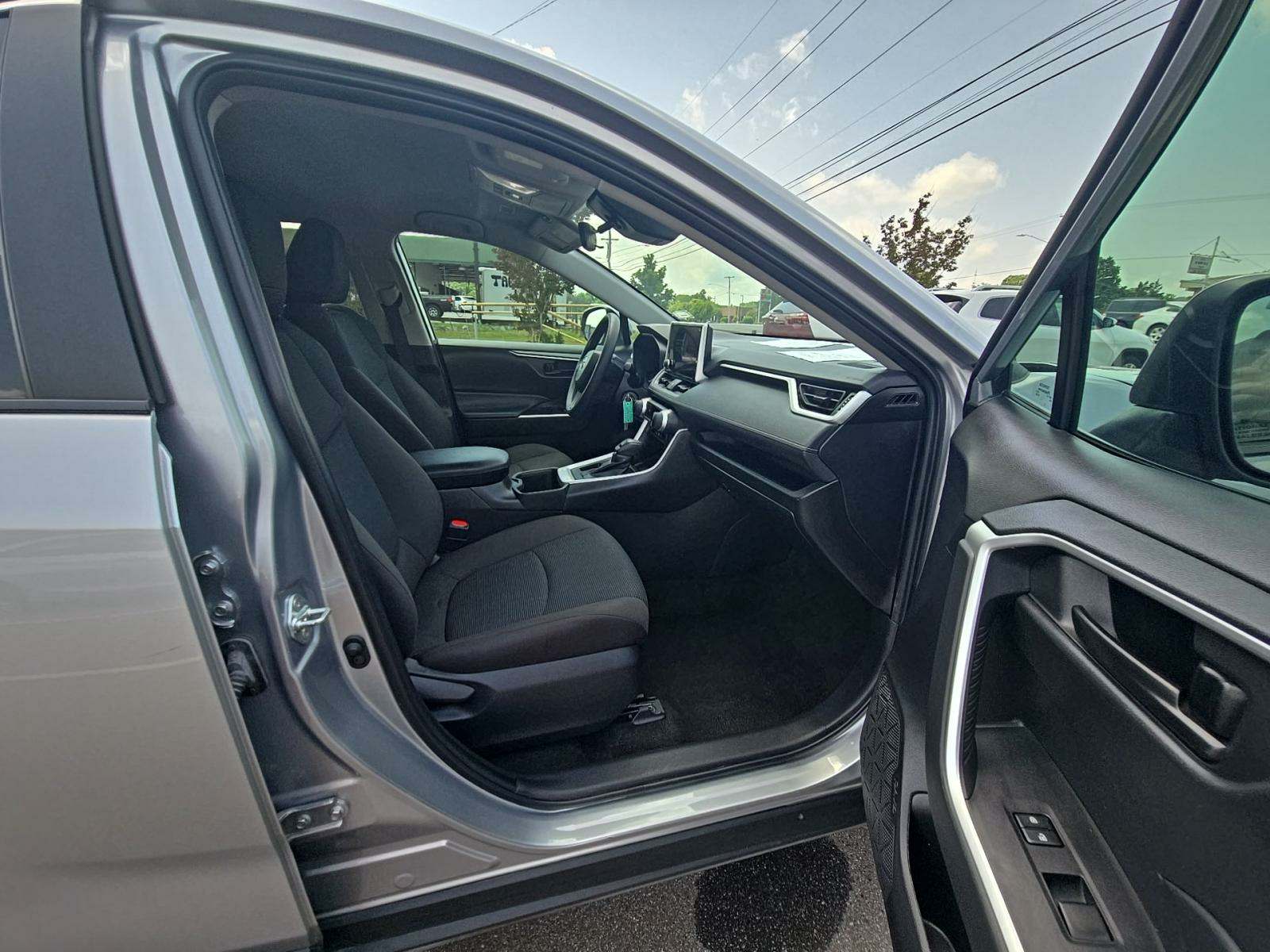 2023 Toyota RAV4 LE FWD