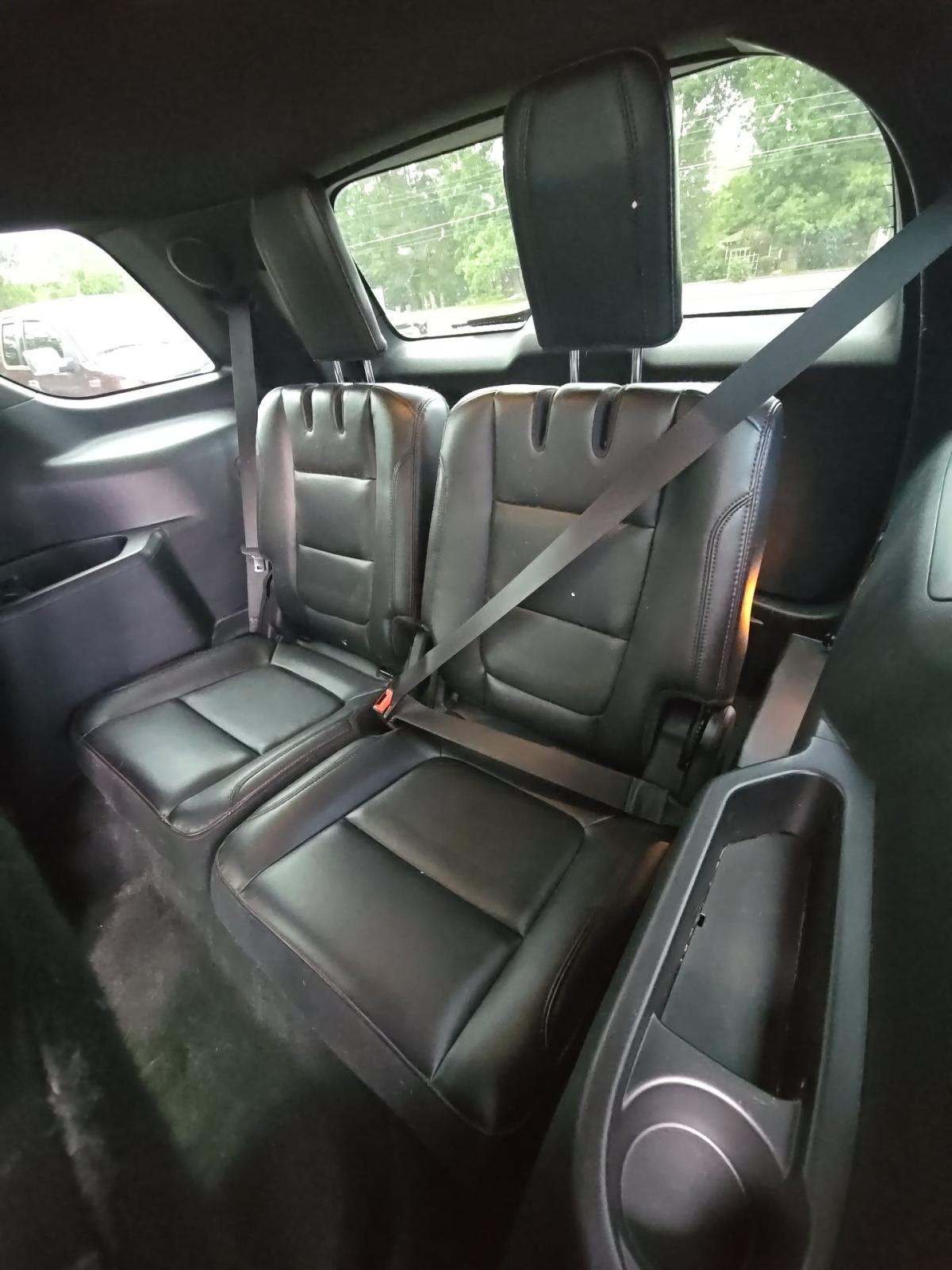 FORD EXPLORER - 10