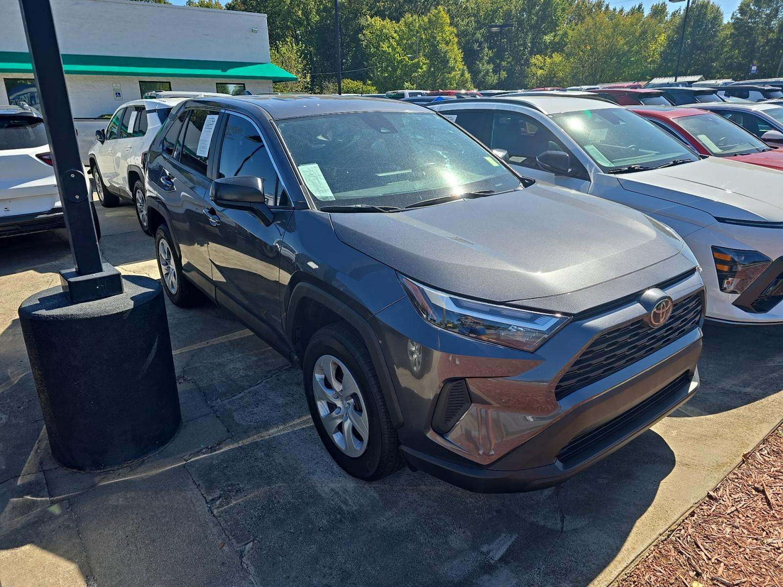 2024 Toyota RAV4 LE FWD