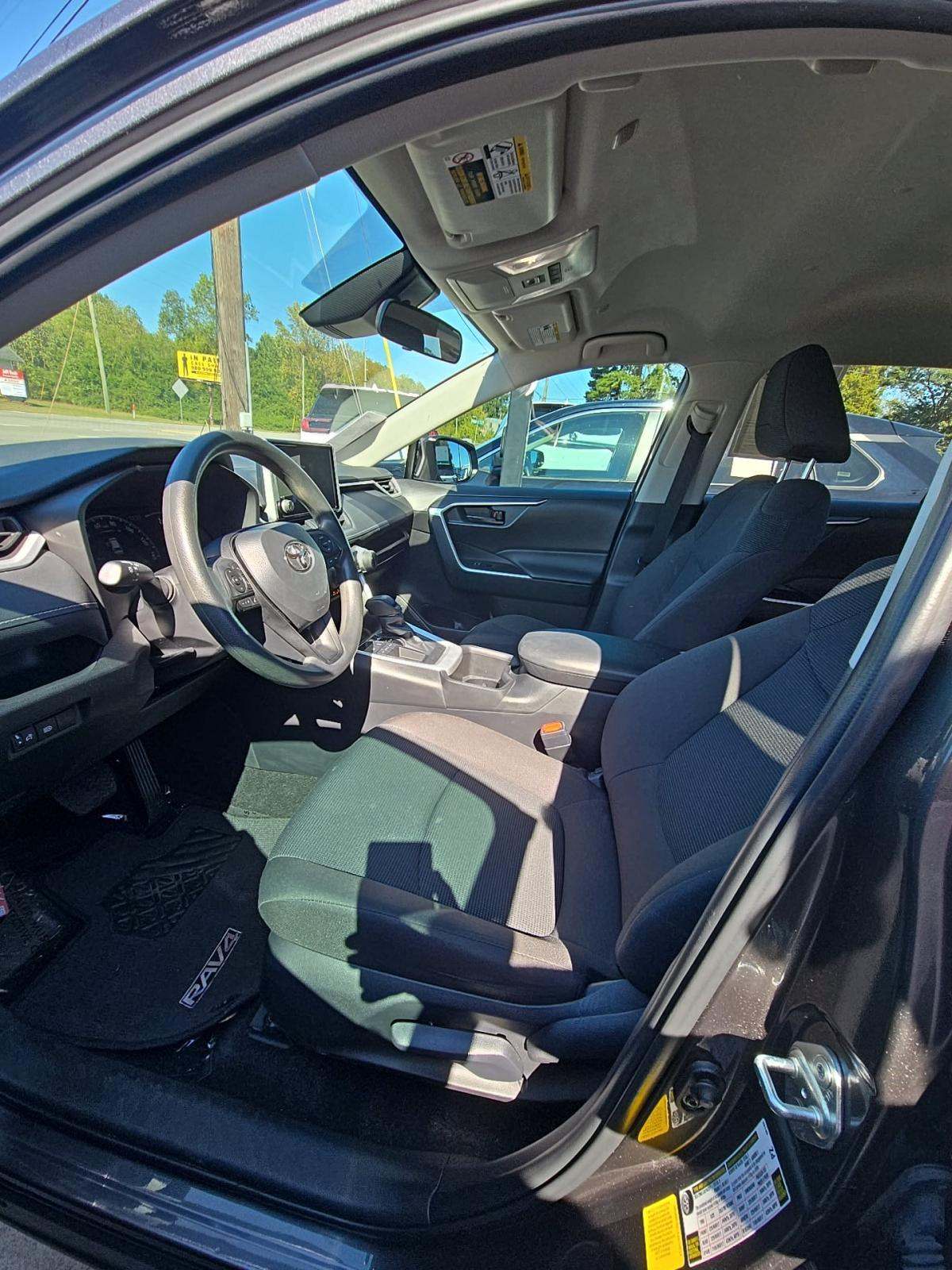 2024 Toyota RAV4 LE FWD