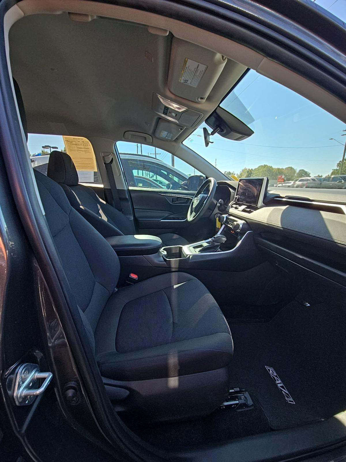 2024 Toyota RAV4 LE FWD