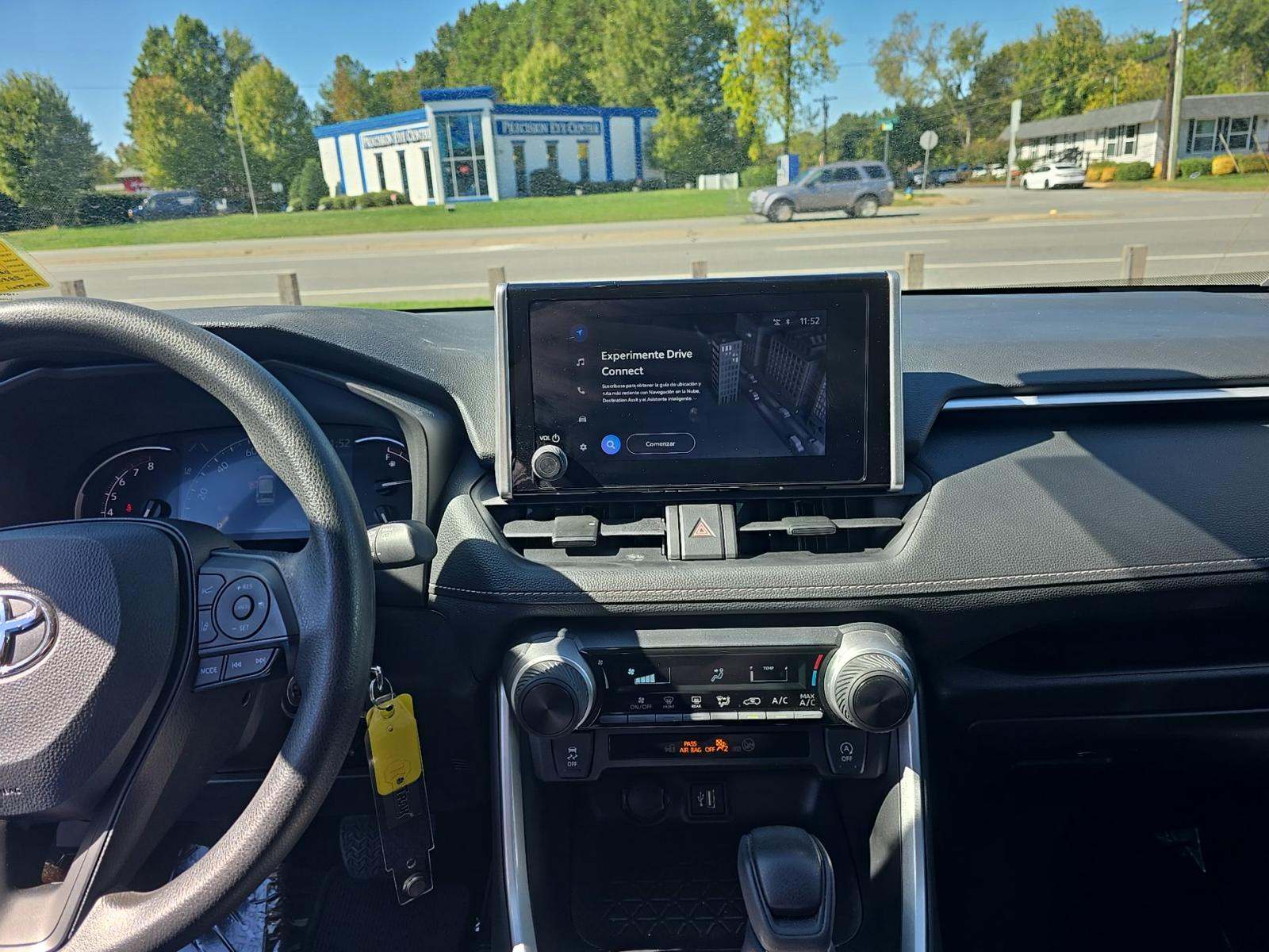 2024 Toyota RAV4 LE FWD