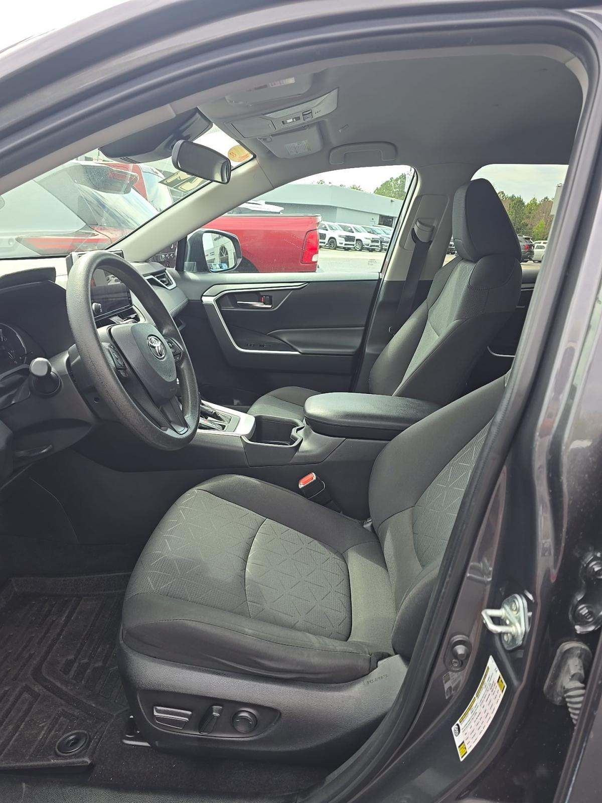 2024 Toyota RAV4 XLE FWD