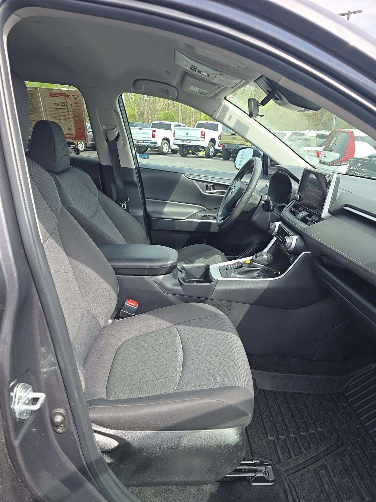 2024 Toyota RAV4 XLE FWD