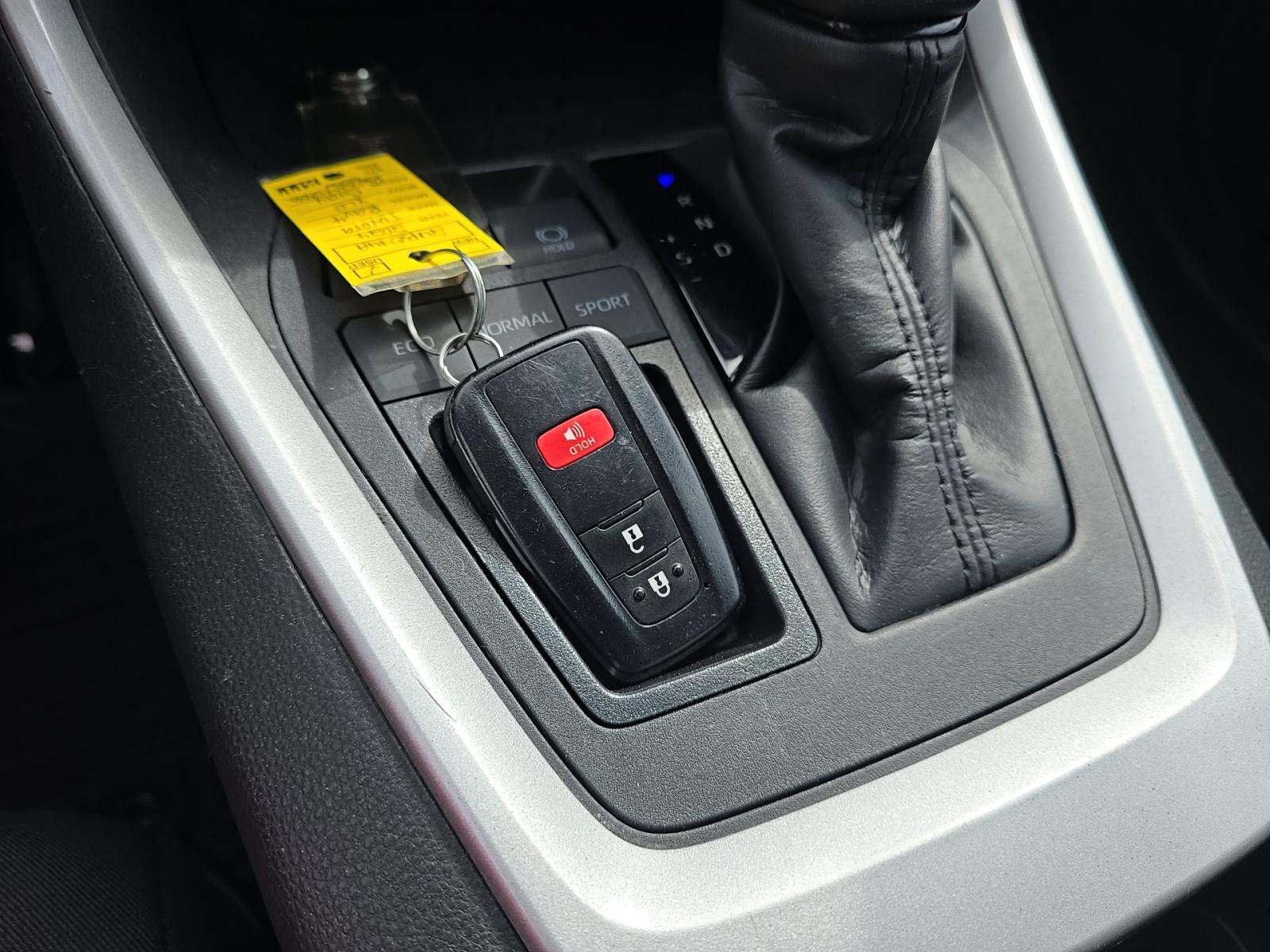 2024 Toyota RAV4 XLE FWD