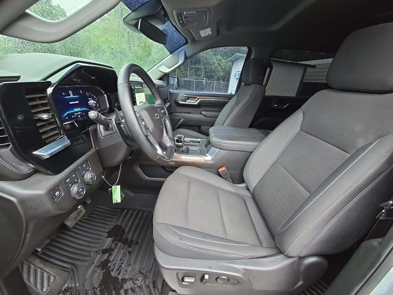 2025 Chevrolet Silverado 1500 RST AWD