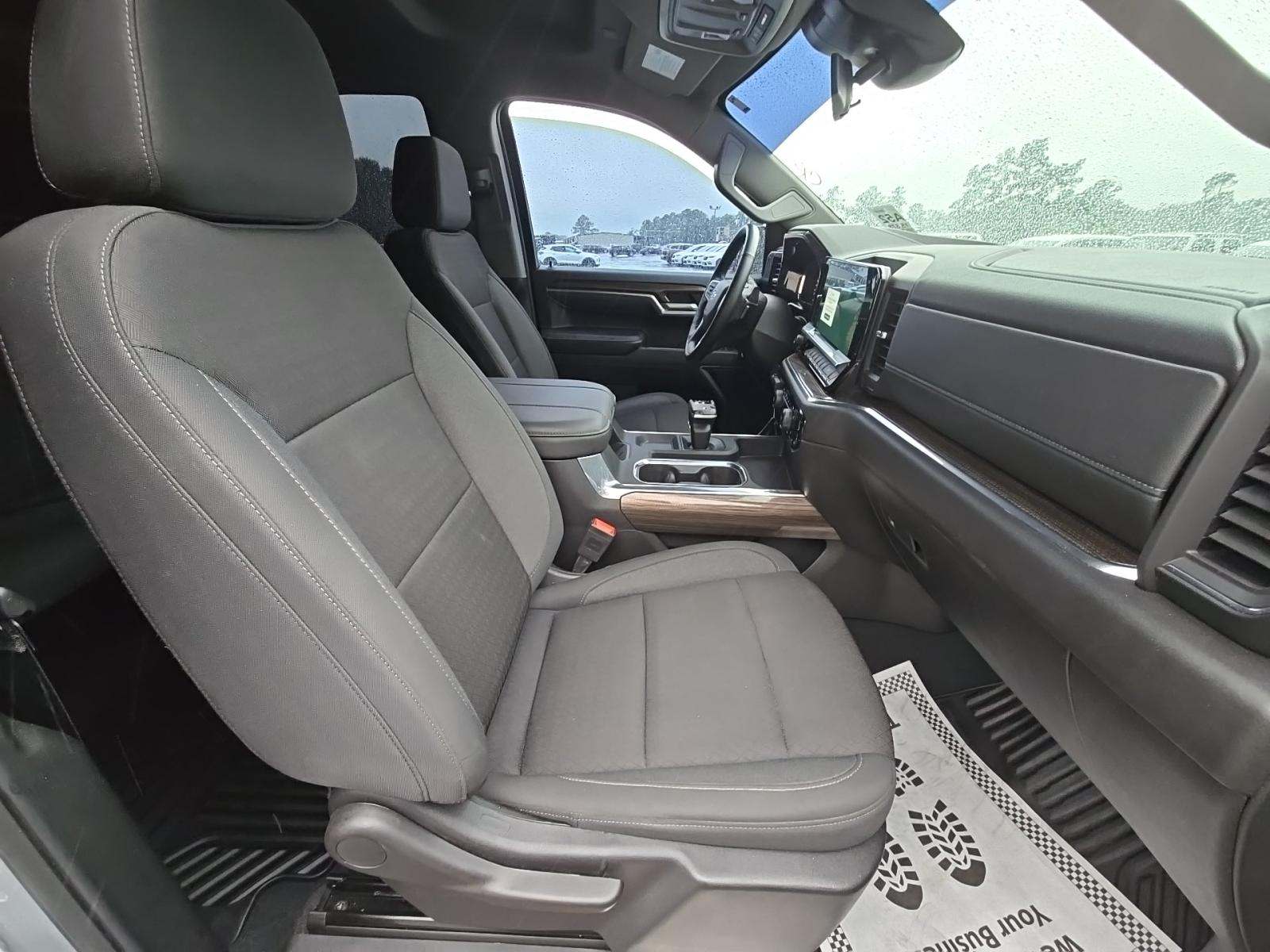 2025 Chevrolet Silverado 1500 RST AWD