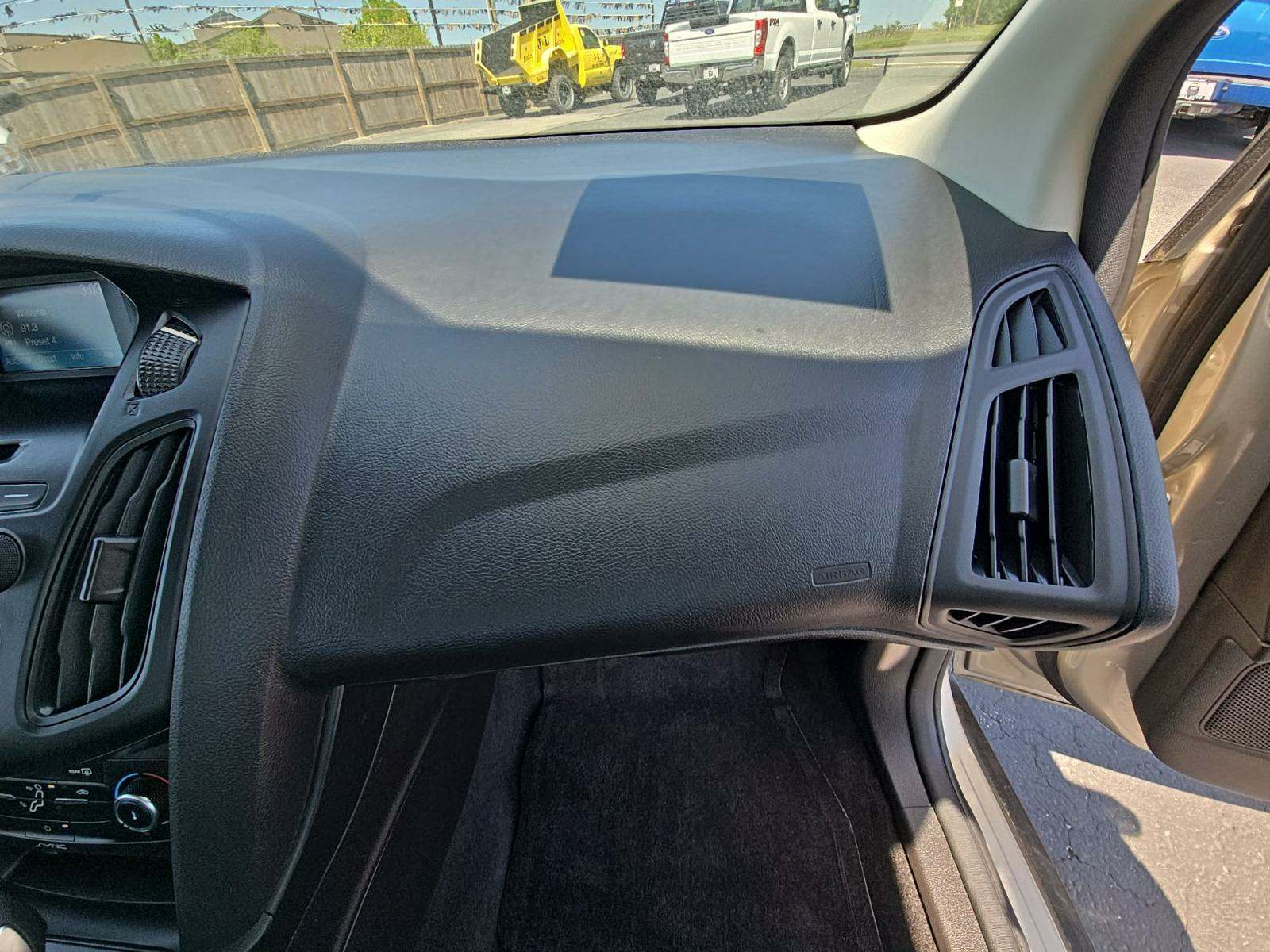 2017 Ford Focus SE FWD