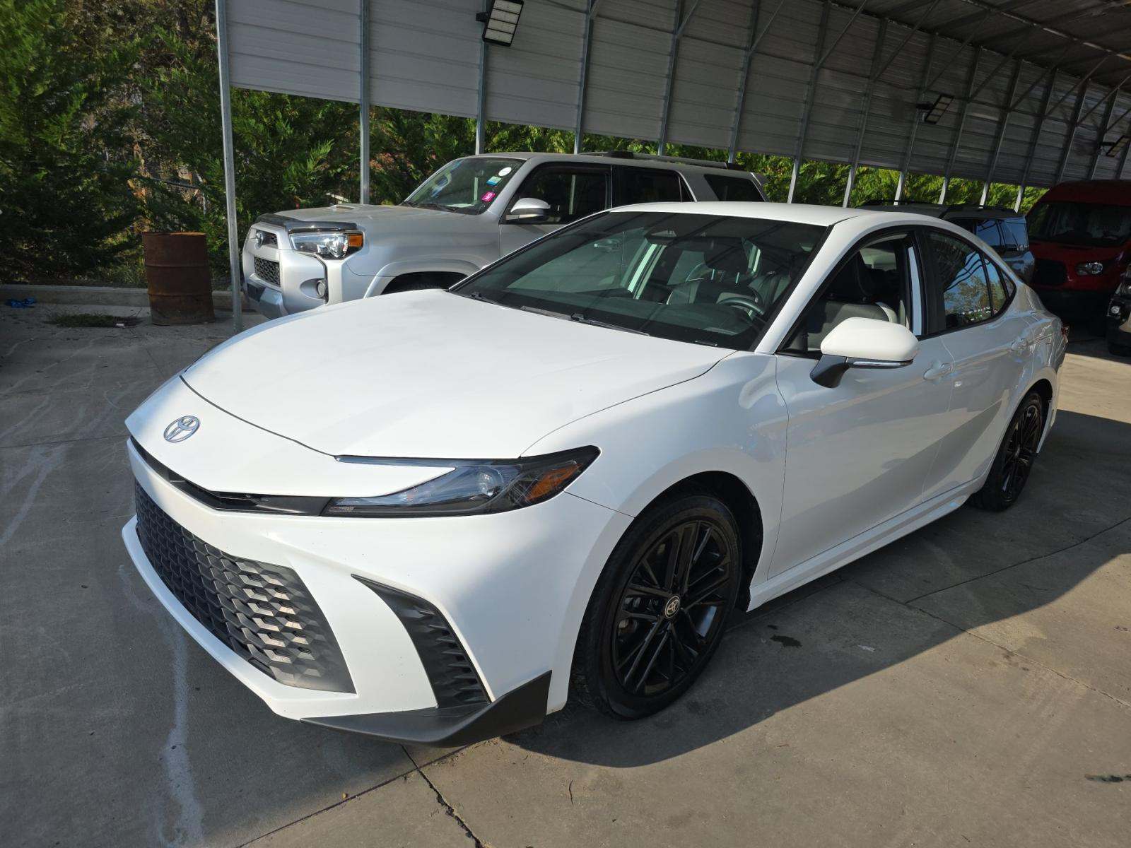 2025 Toyota Camry SE FWD