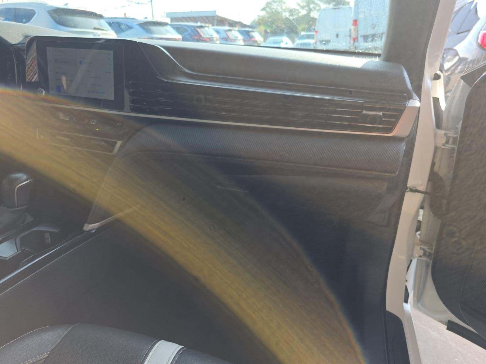 2025 Toyota Camry SE FWD