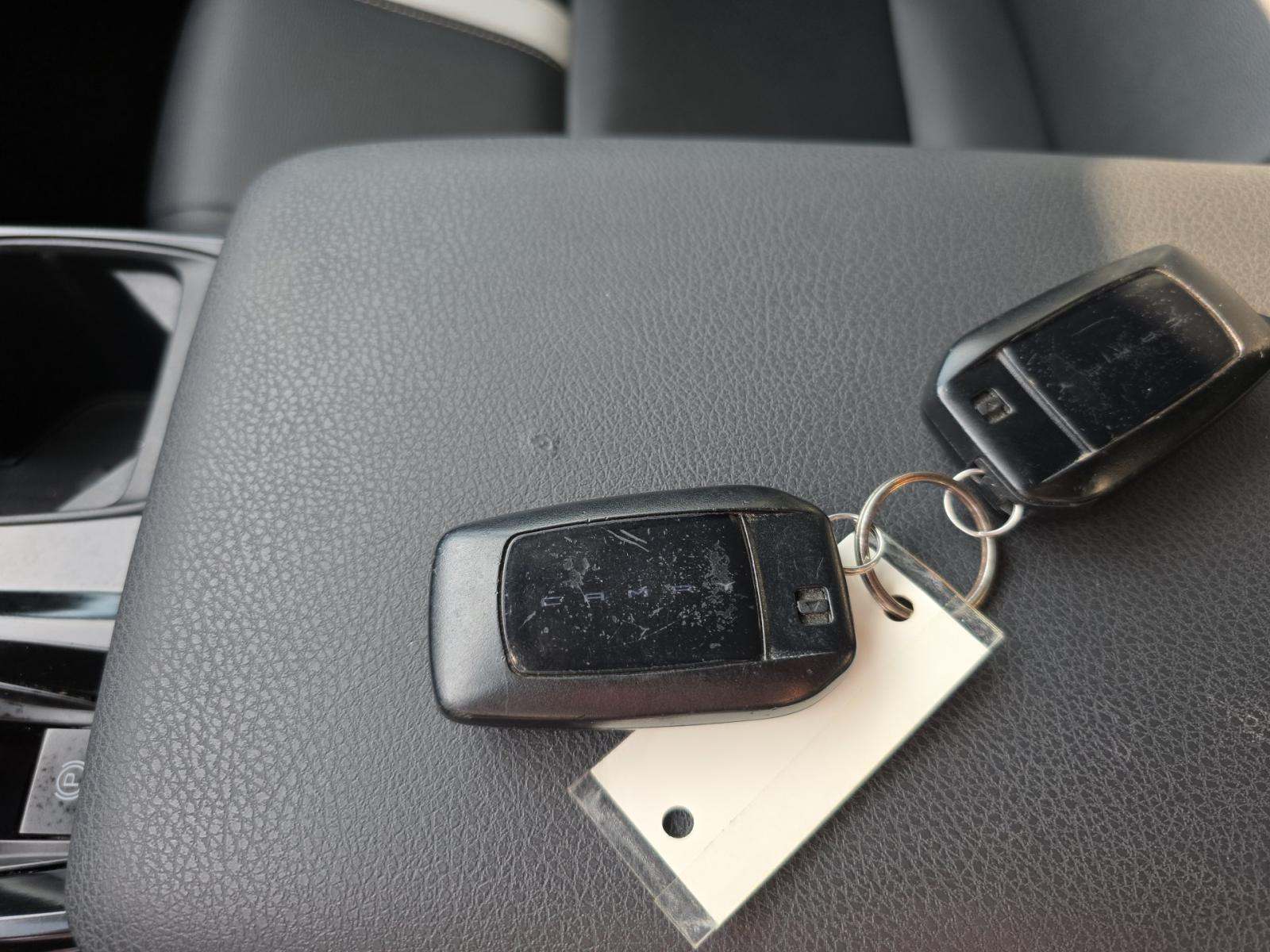 2025 Toyota Camry SE FWD