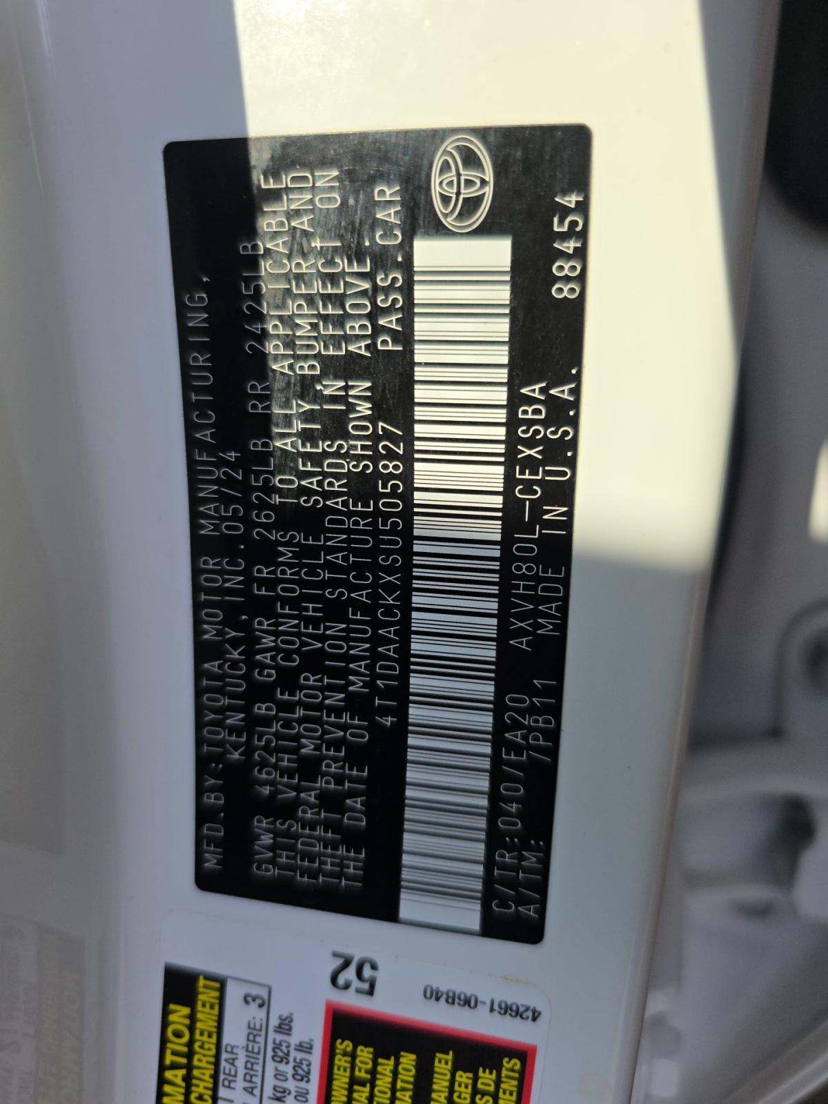 2025 Toyota Camry SE FWD