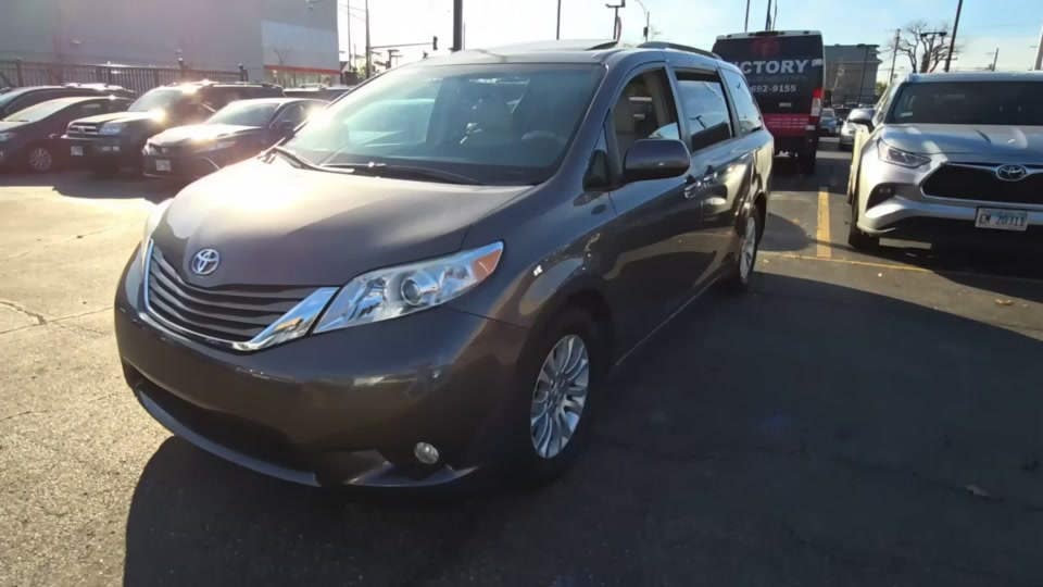 2014 Toyota Sienna Mobility XLE 7-Passenger w/Auto Access Seat 119.3
