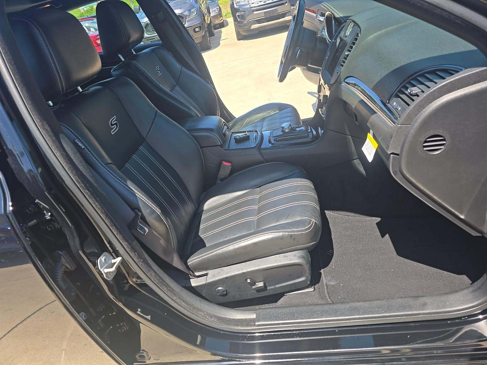 2022 Chrysler 300 S RWD