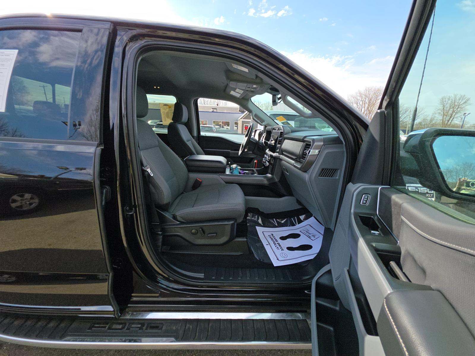 2025 Ford F-150 XLT AWD