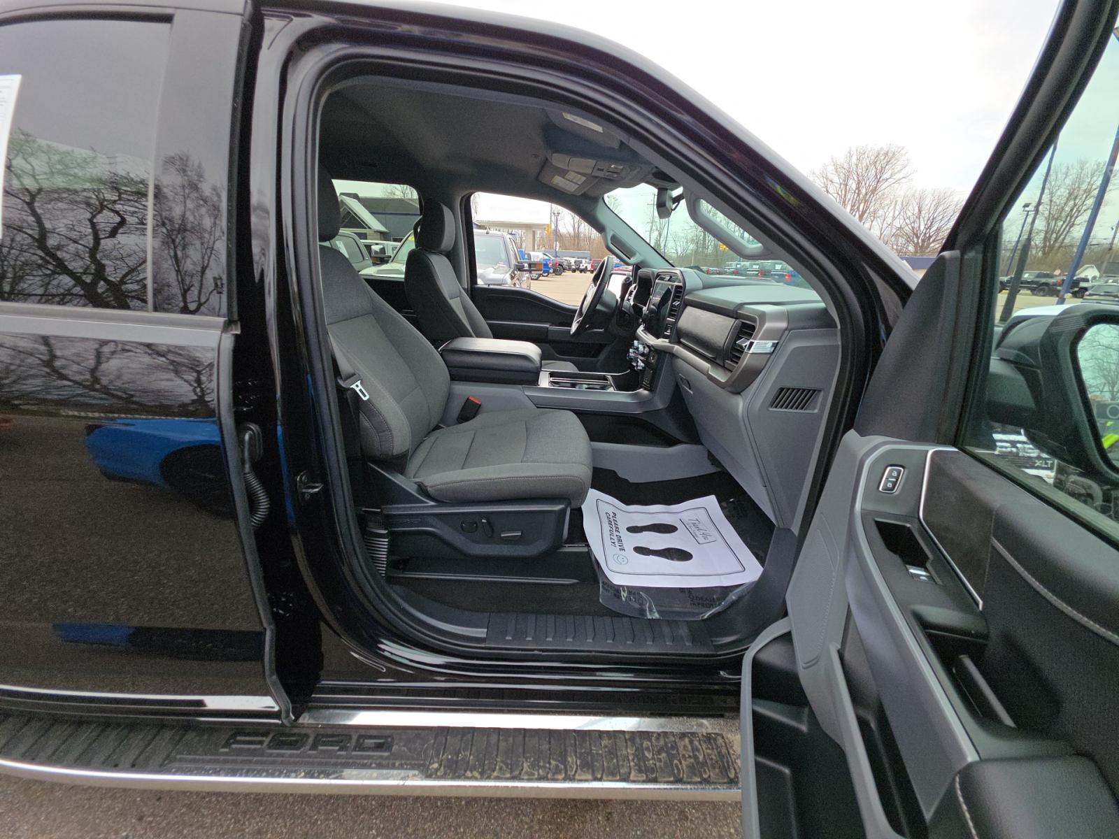 2025 Ford F-150 XLT AWD