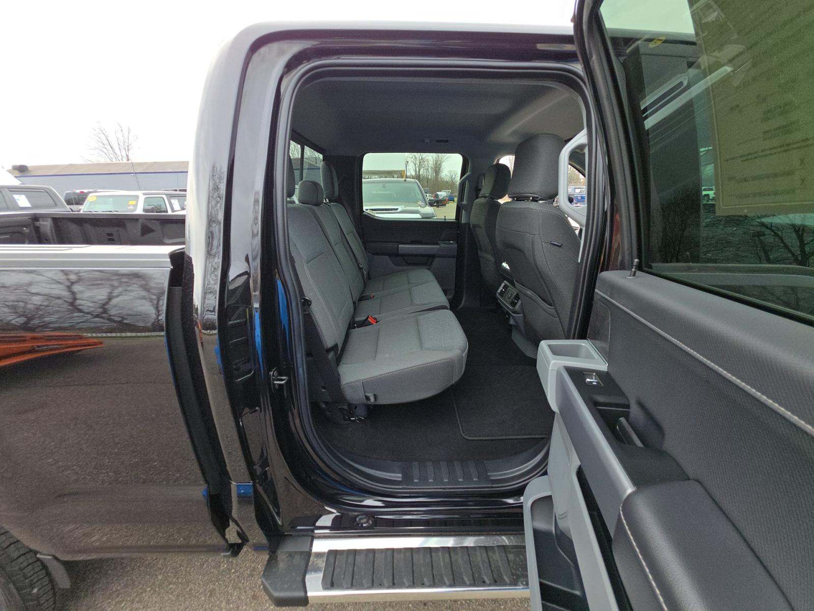 2025 Ford F-150 XLT AWD