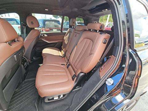 2022 BMW X7 xDrive40i AWD