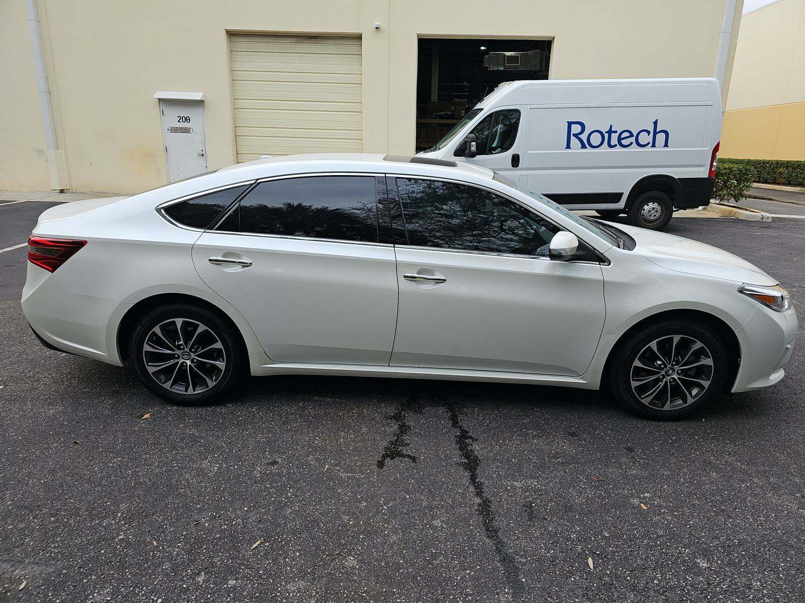 2016 Toyota Avalon XLE Premium FWD