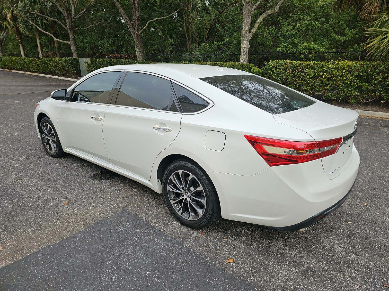 2016 Toyota Avalon XLE Premium FWD