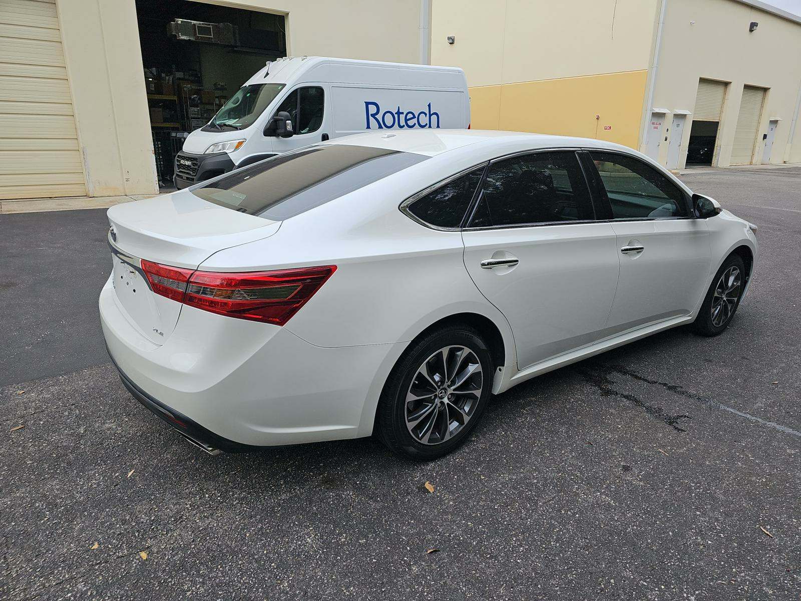 2016 Toyota Avalon XLE Premium FWD