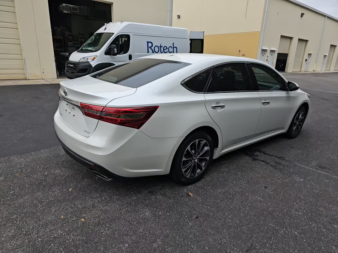 2016 Toyota Avalon XLE Premium FWD