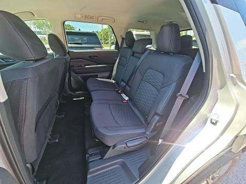 2024 Nissan Pathfinder SV FWD