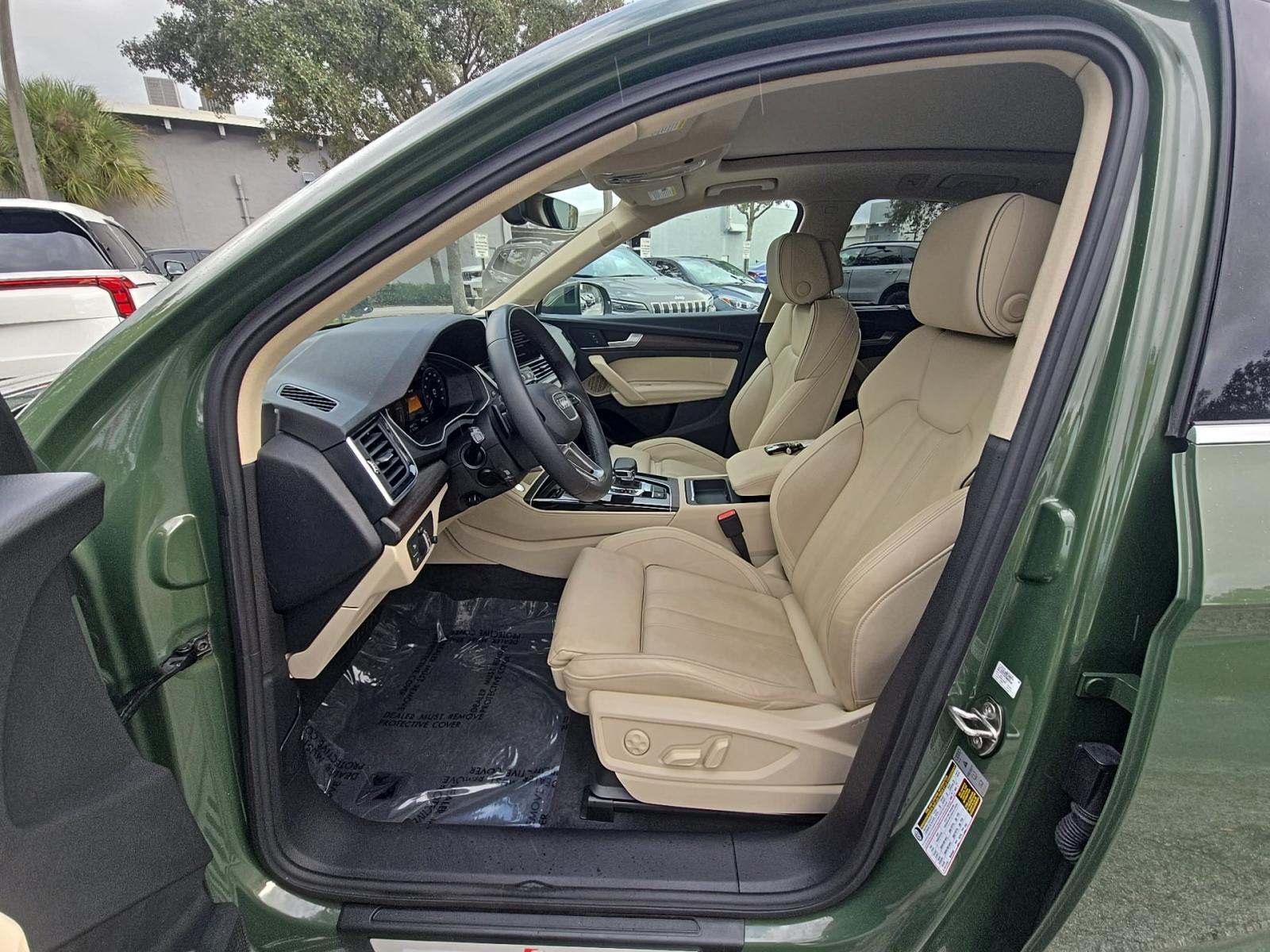 2022 Audi Q5 e Plug-In Hybrid S line Premium Plus AWD