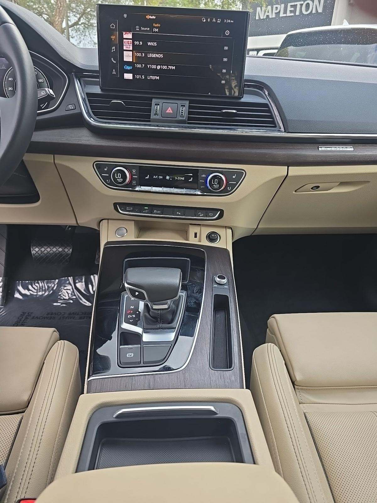 2022 Audi Q5 e Plug-In Hybrid S line Premium Plus AWD