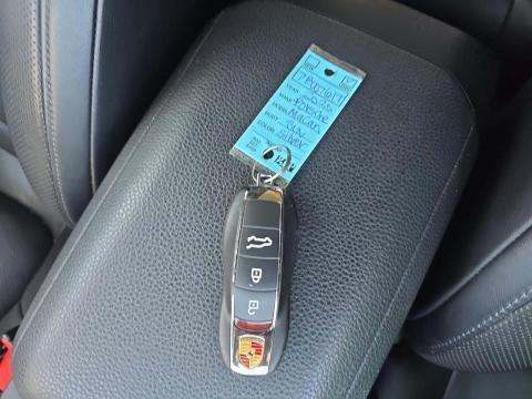 2020 Porsche Macan Base AWD