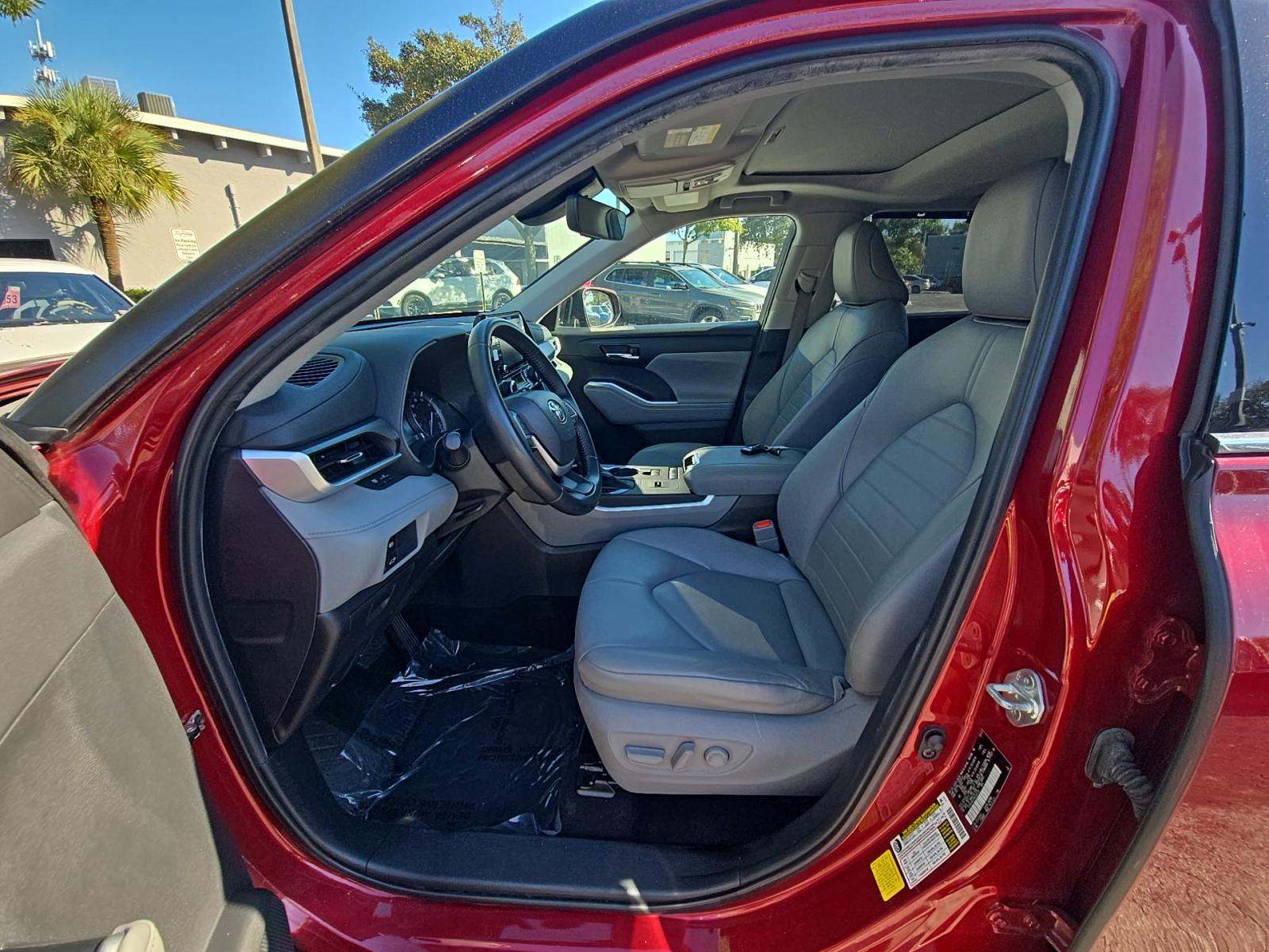 2022 Toyota Highlander XLE FWD