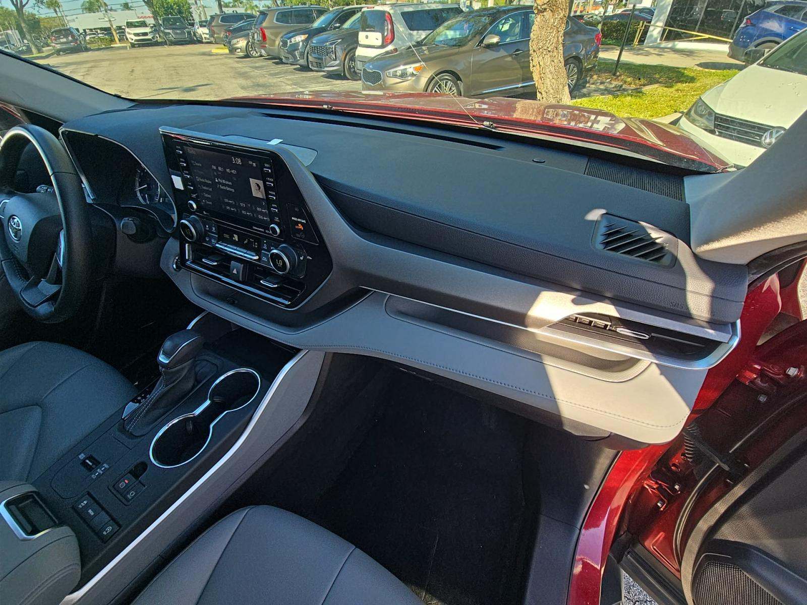 2022 Toyota Highlander XLE FWD