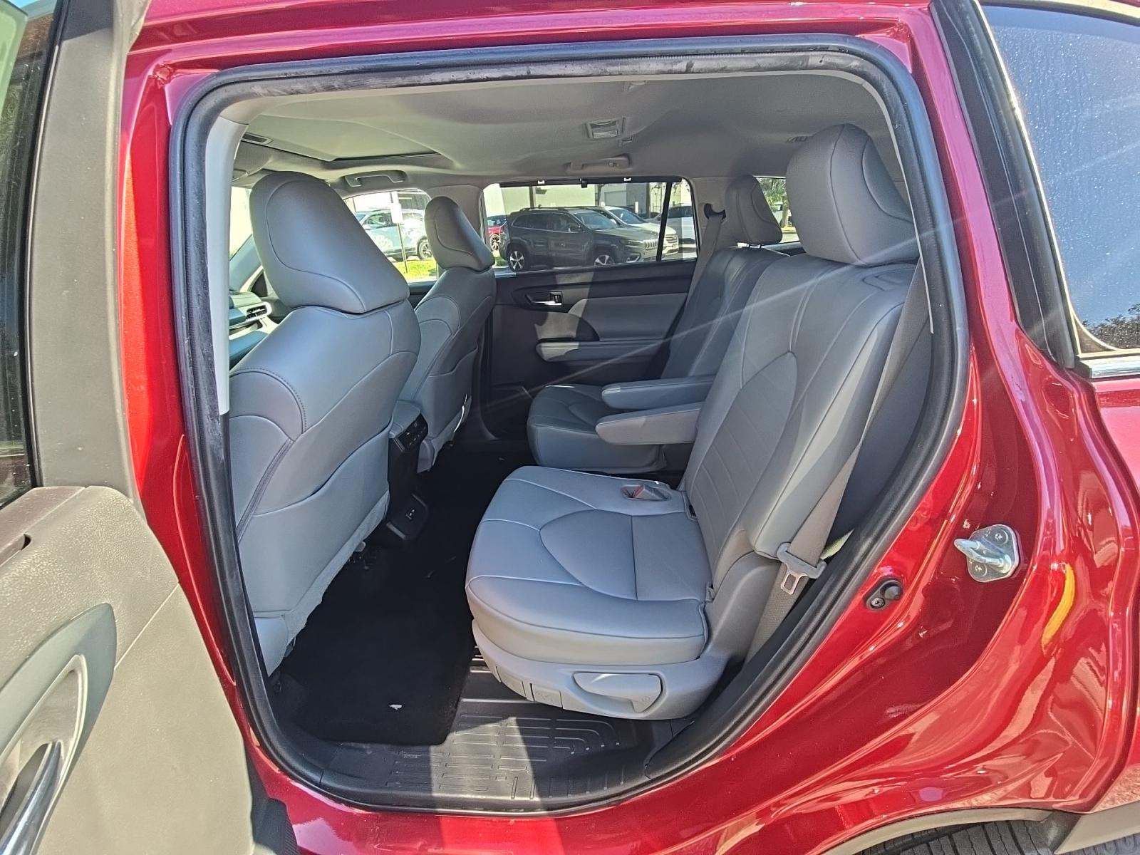 2022 Toyota Highlander XLE FWD