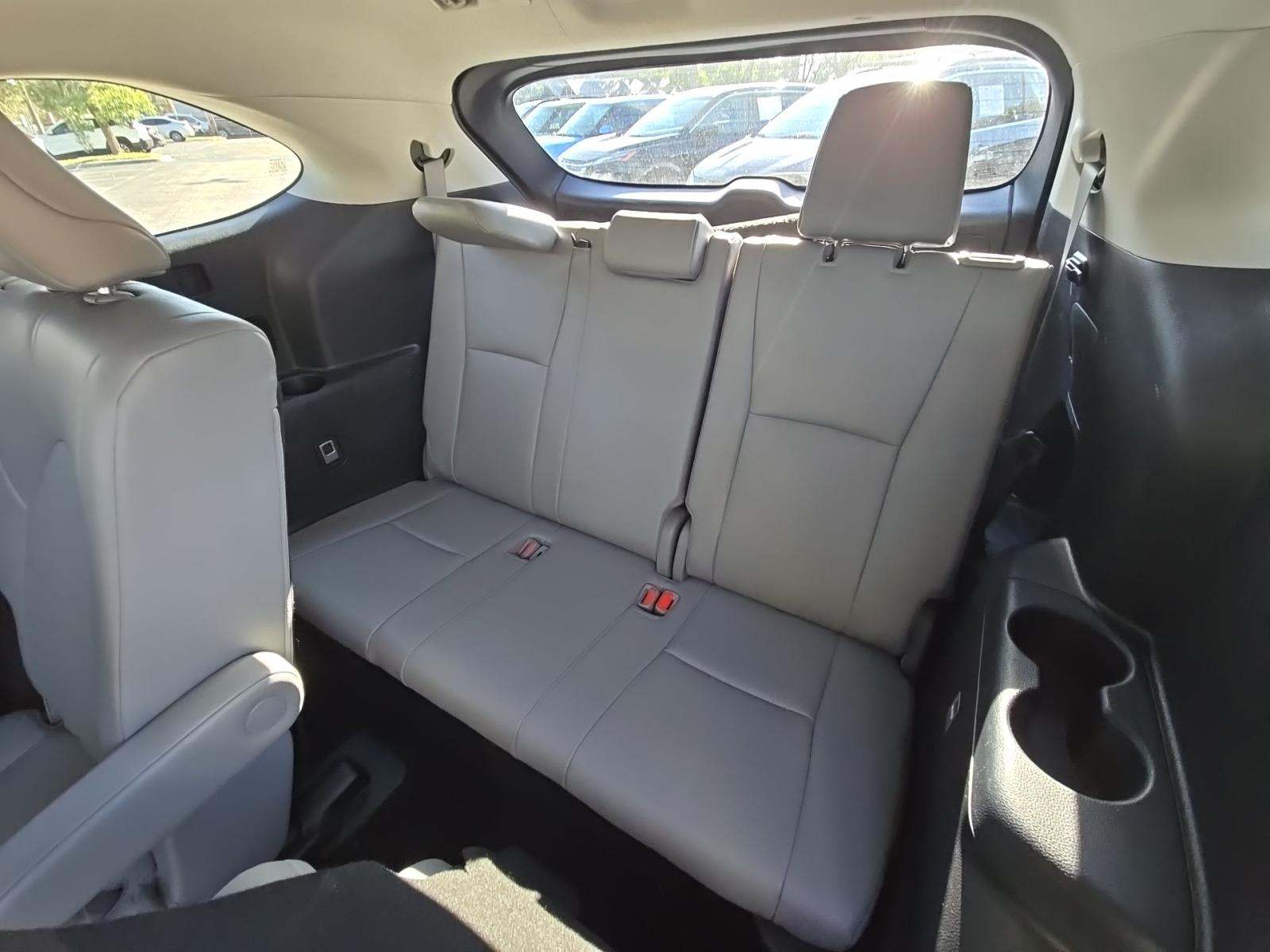 2022 Toyota Highlander XLE FWD